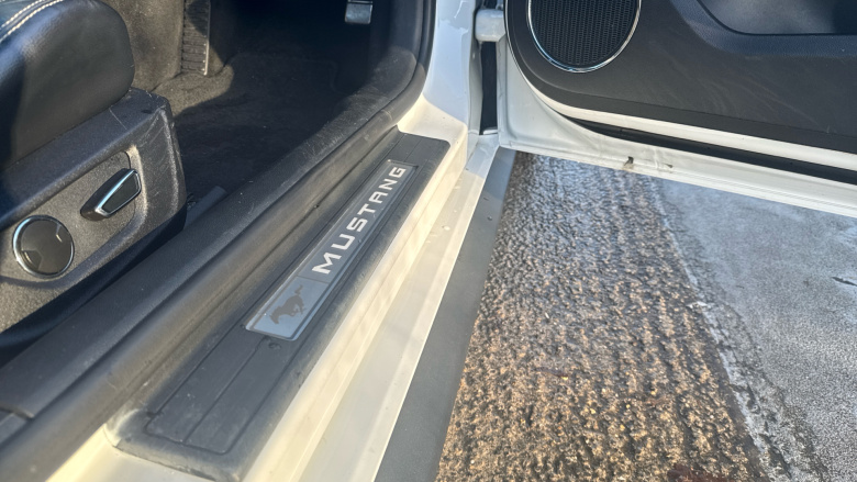 Ford Mustang 5.0 V8 440 GT 2dr Auto Petrol Coupe